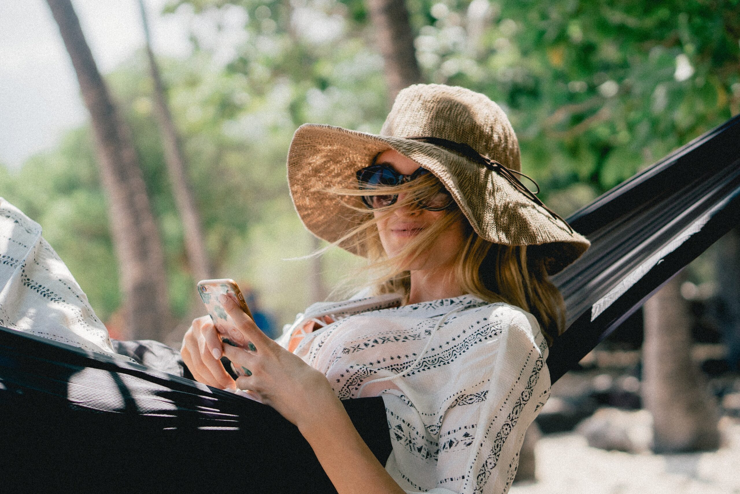 natuurcoaching, vrouw in hangmat