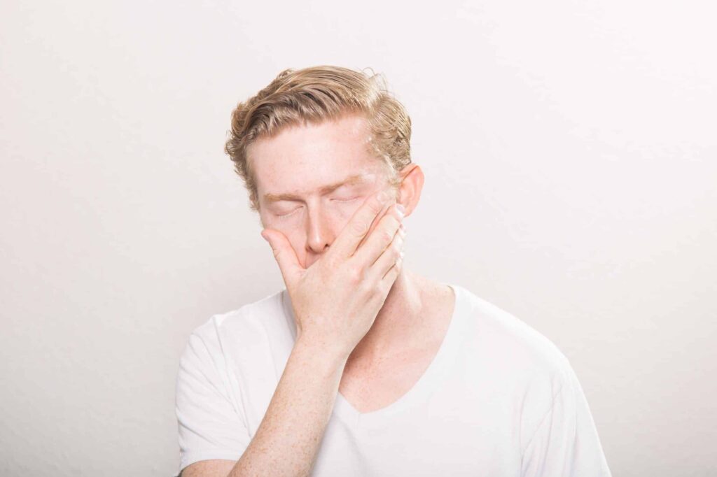 Man met onverwerkt trauma en burnout