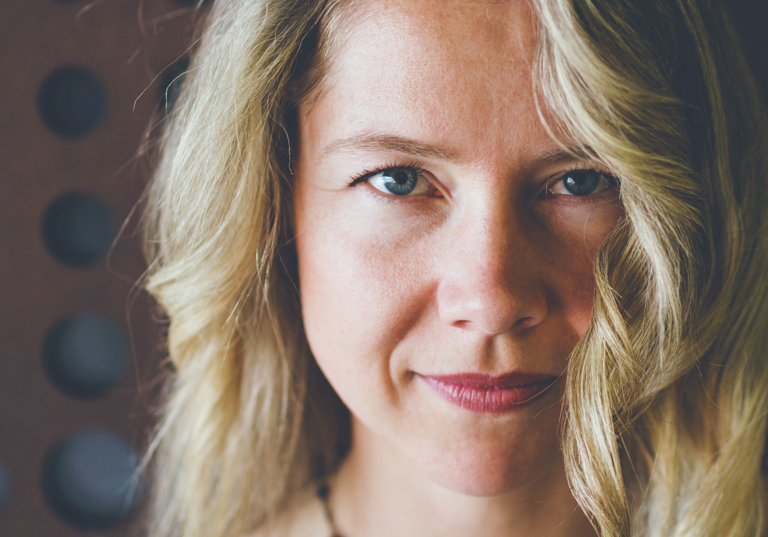 vrouw burn-out zoekt diepere laag